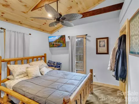 Bedroom - 522 N River Rd, Sylva, NC 28779 photo 3 of 3