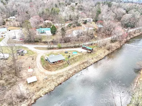 522 N River Rd, Sylva, NC 28779