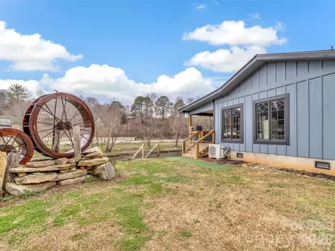 Exterior - 522 N River Rd, Sylva, NC 28779 photo 10 of 13