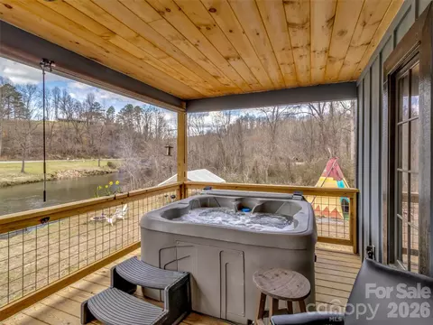 Exterior - 522 N River Rd, Sylva, NC 28779 photo 2 of 13