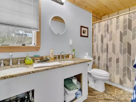 Bath - 522 N River Rd, Sylva, NC 28779 photo 2 of 2