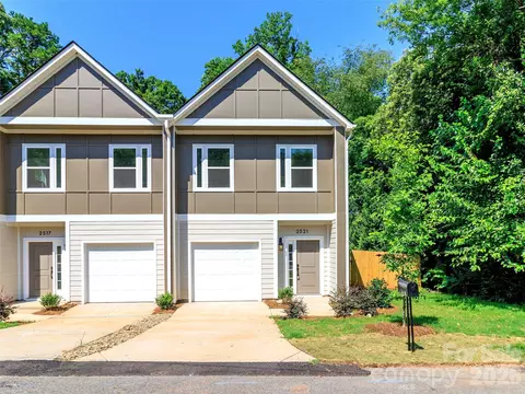 2521 Elon St, Charlotte, NC 28208