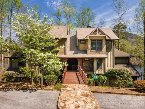103 Southshore B4 Dr #B4, Tuckasegee, NC 28783