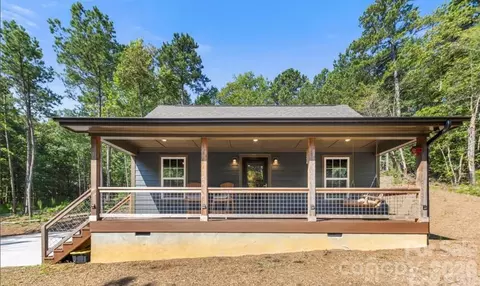 8333 Catawba Cove Dr, Belmont, NC 28012