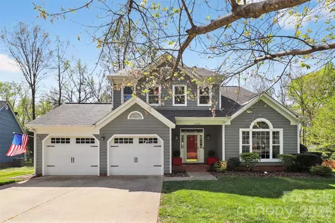 10729 Schooner Bay Ln, Charlotte, NC 28215