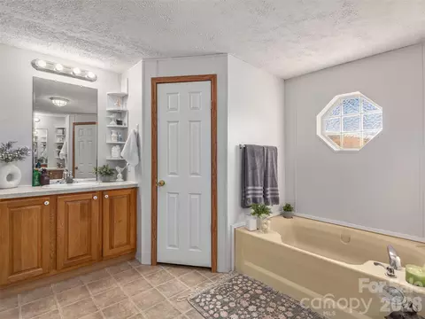 114 Gateway Cv, Canton, NC 28716 photo 14