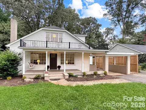 317 8th Nw St NW, Hickory, NC 28601