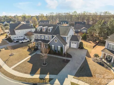 1221 Violet Ct, Fort Mill, SC 29708