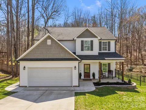 6413 Muirfield Dr, Greensboro, NC 27410