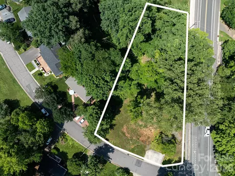 4800 Valley Stream Rd, Charlotte, NC 28209