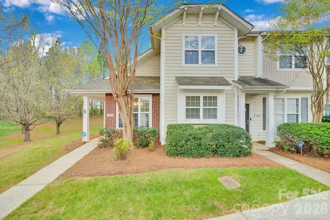 4966 Sunset Ridge Ct, Charlotte, NC 28269