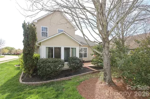 Exterior - 1026 Peridot Dr, Fort Mill, SC 29708 photo 6 of 8