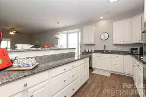 Kitchen - 1026 Peridot Dr, Fort Mill, SC 29708 photo 3 of 3