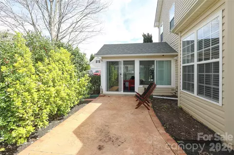 Exterior - 1026 Peridot Dr, Fort Mill, SC 29708 photo 5 of 8