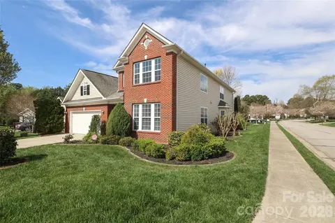 Exterior - 1026 Peridot Dr, Fort Mill, SC 29708 photo 7 of 8