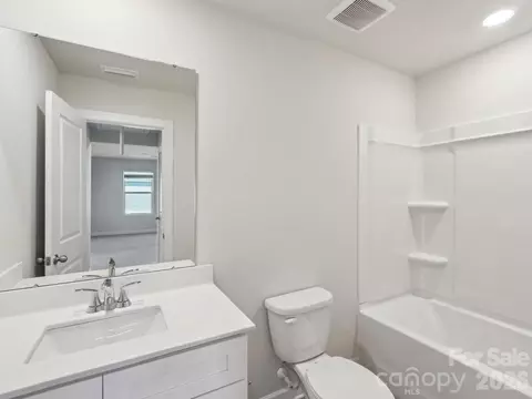 Bath - 5507 Chambray Ct, Cherryville, NC 28021 photo 2 of 2