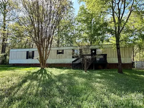 150 Heatherwood Ct, Clover, SC 29710