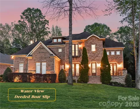 163 W Maranta Rd, Mooresville, NC 28117