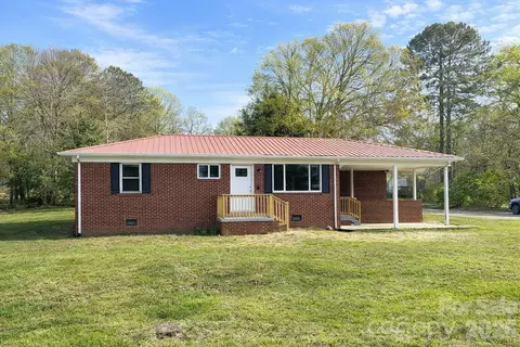 3502 1st Avenue Nw Cir NW, Hickory, NC 28601
