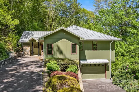 1760 Winding Creek Dr, Waynesville, NC 28786