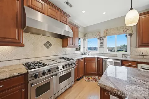 Kitchen - 152 Bridge Pointe Ln, Hickory, NC 28601 photo 3 of 6