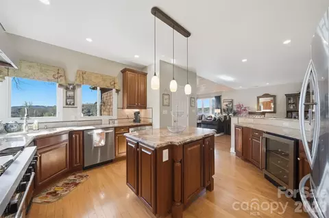 Kitchen - 152 Bridge Pointe Ln, Hickory, NC 28601 photo 5 of 6