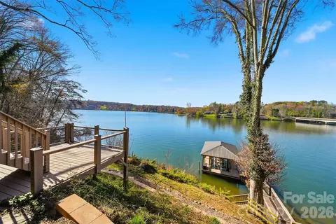 View/Area - 152 Bridge Pointe Ln, Hickory, NC 28601 photo 3 of 13