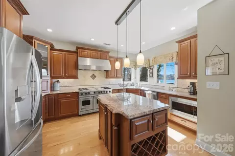 Kitchen - 152 Bridge Pointe Ln, Hickory, NC 28601 photo 6 of 6