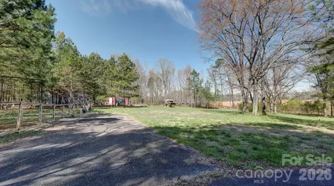 121 Hillbilly Hollar Ln, Mooresville, NC 28115