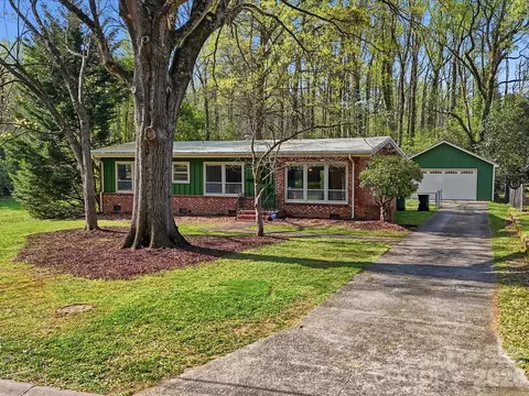 3718 Country Club Dr, Charlotte, NC 28205