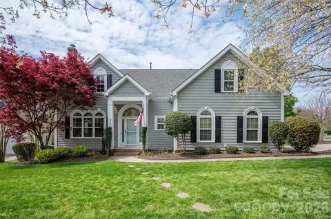 8900 Valewood Ct, Charlotte, NC 28210