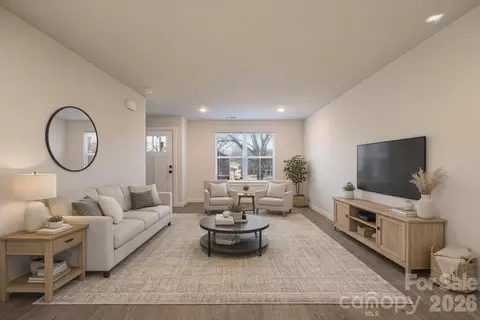 2 Nd Sw St SW, Hickory, NC 28602