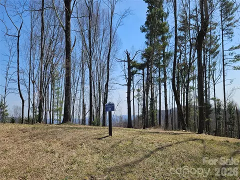 189 Dancing Bear Dr, Hendersonville, NC 28792