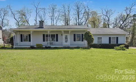 21 Sydney Ln, Asheville, NC 28806