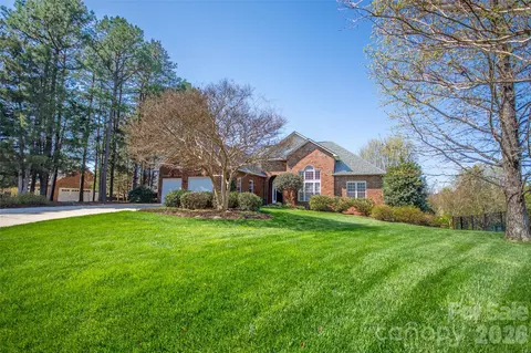 110 Buckthorn Ct, Mooresville, NC 28115