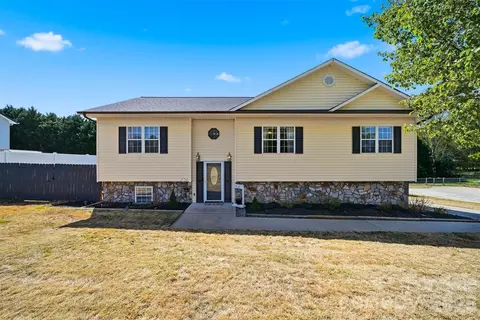 696 Pine Mountain Rd, Hudson, NC 28638