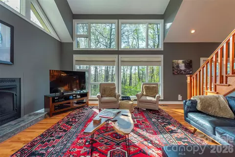 171 Wilson Ct, Lake Lure, NC 28746