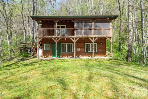 196 Friar Tuck Ln, Maggie Valley, NC 28751