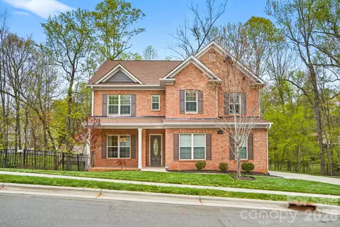 7945 Rolling Creek Ct, Charlotte, NC 28270