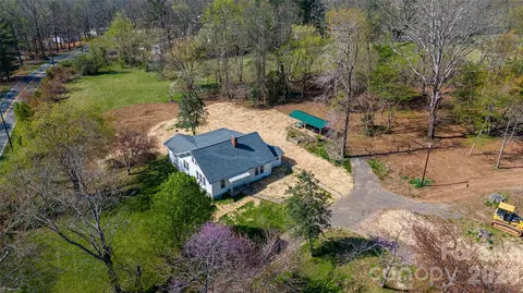 761 Amherst Rd, Morganton, NC 28655