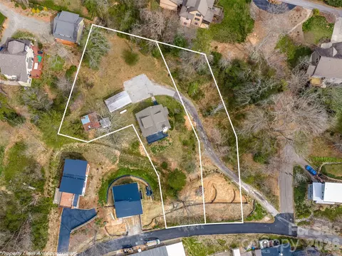 15 Woodbine Rd, Asheville, NC 28804