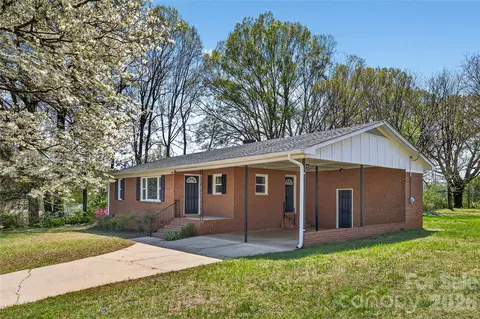 603 N Bost St, Statesville, NC 28677