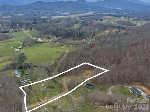1433 Crabtree Mountain Rd, Clyde, NC 28721