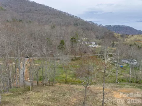1433 Crabtree Mountain Rd, Clyde, NC 28721 photo 6