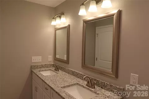Bath - 302 E Boyd Unit C St UNIT C, Maiden, NC 28650 photo 4 of 4