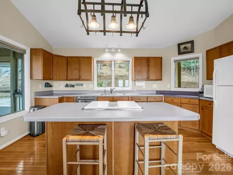 Kitchen - 197 Thomas A Edison Rd, Lake Lure, NC 28746 photo 2 of 5