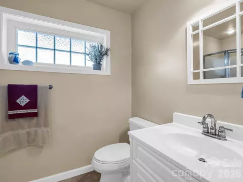 Bath - 197 Thomas A Edison Rd, Lake Lure, NC 28746 photo 5 of 6