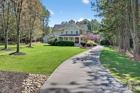 137 Brockton Ln, Mooresville, NC 28117