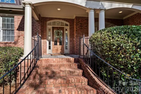 188 Freshwater Ln, Mooresville, NC 28117