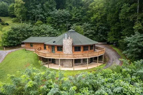 417 Quiet Forest Ln, Sylva, NC 28779